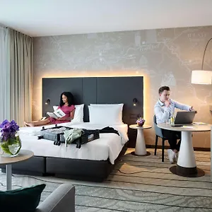 Hyatt Place Frankfurt Airport פרנקפורט