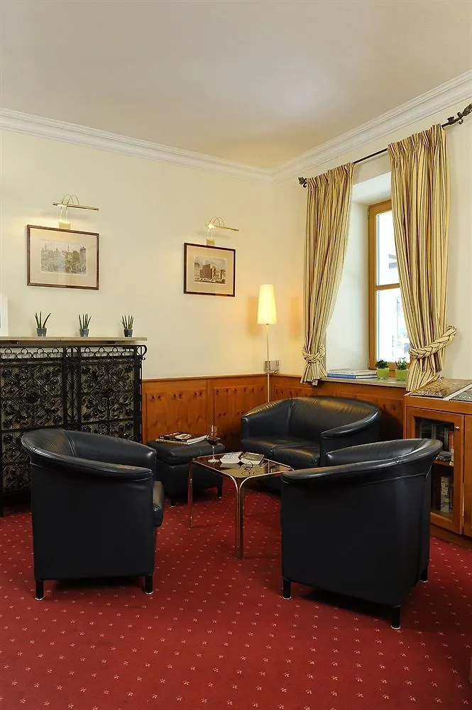 Hotel Blauer Bock München 3*,