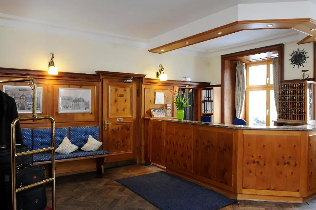 Hotel Blauer Bock Munich 3*,